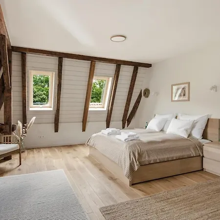 Meinecke - 4 'zoo' 2bedrooms *